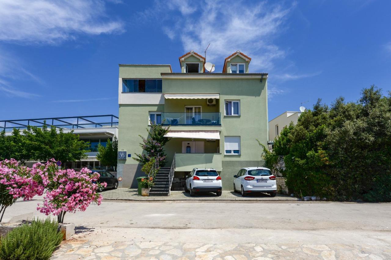 Olive Maris Apartment Петркане Екстериор снимка