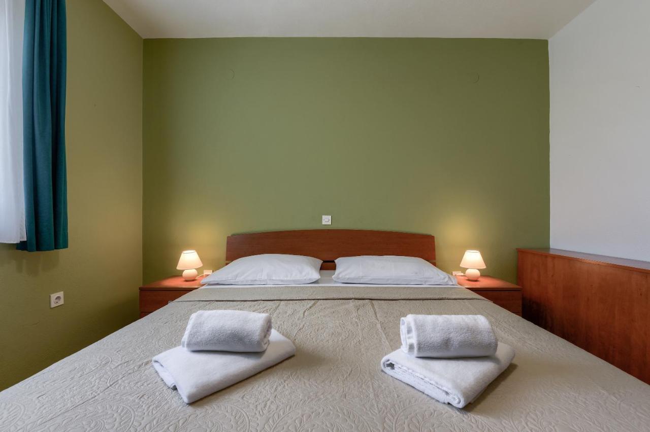 Olive Maris Apartment Петркане Екстериор снимка