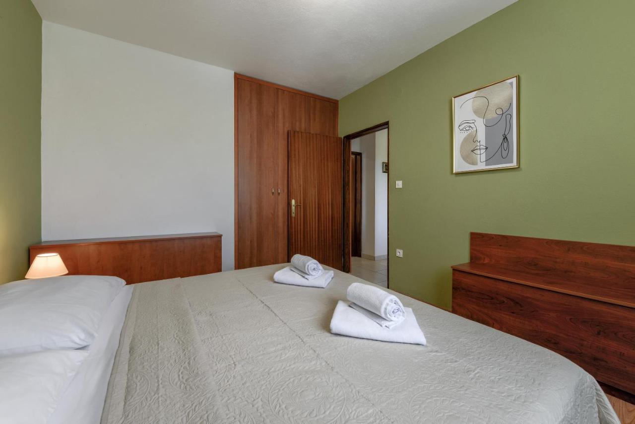 Olive Maris Apartment Петркане Екстериор снимка