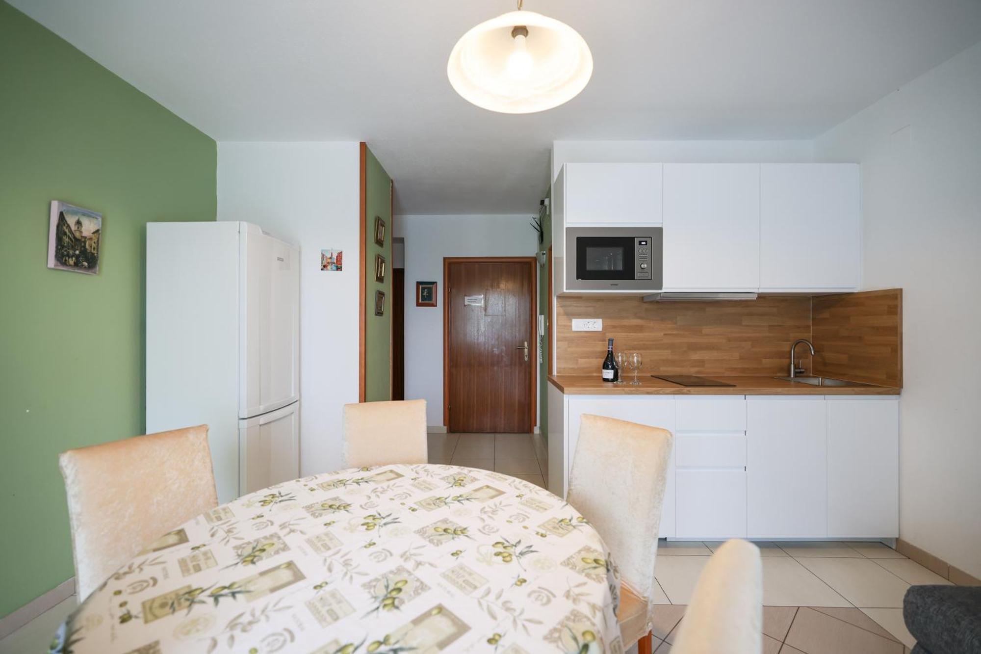 Olive Maris Apartment Петркане Екстериор снимка