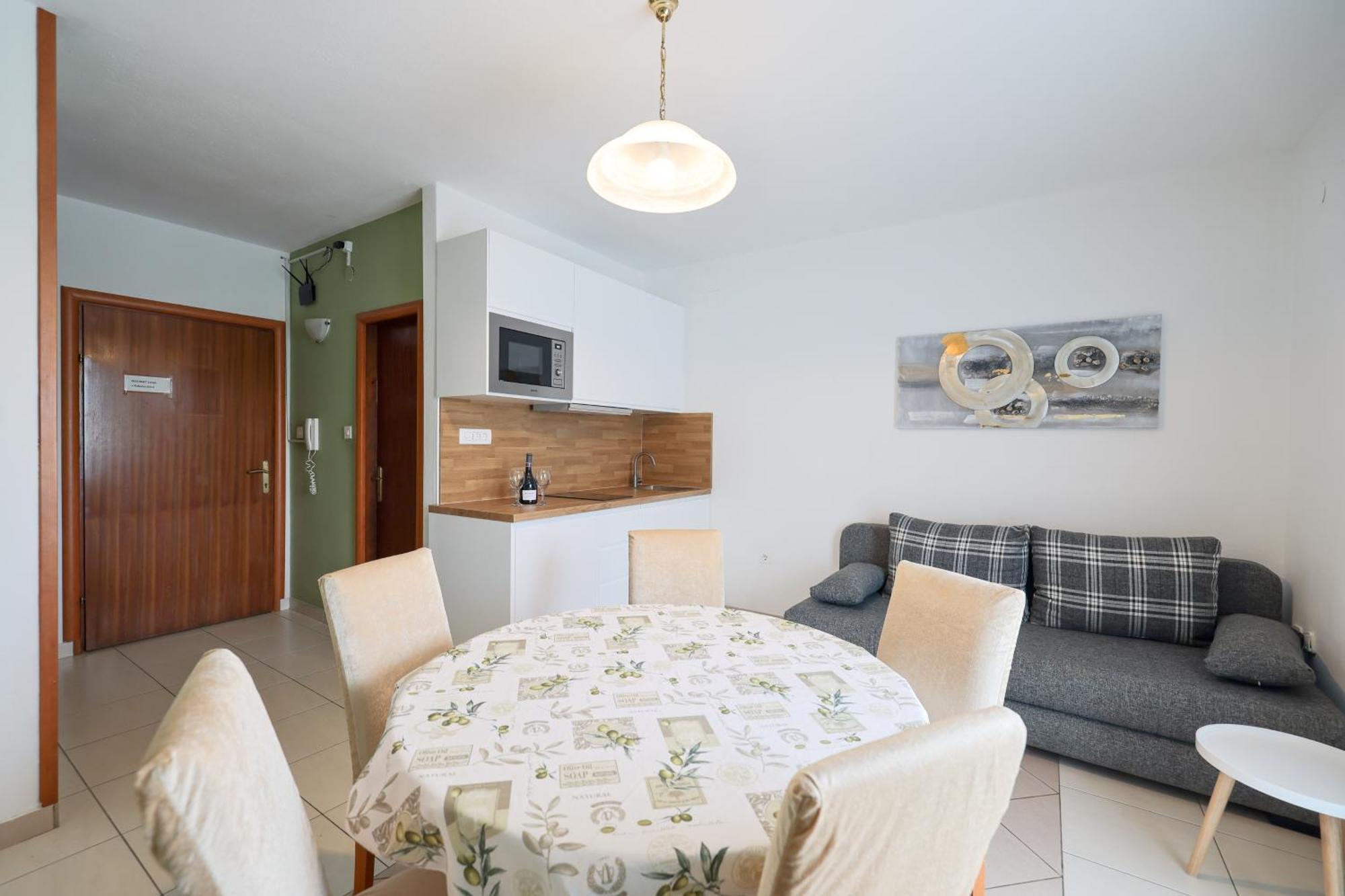 Olive Maris Apartment Петркане Екстериор снимка