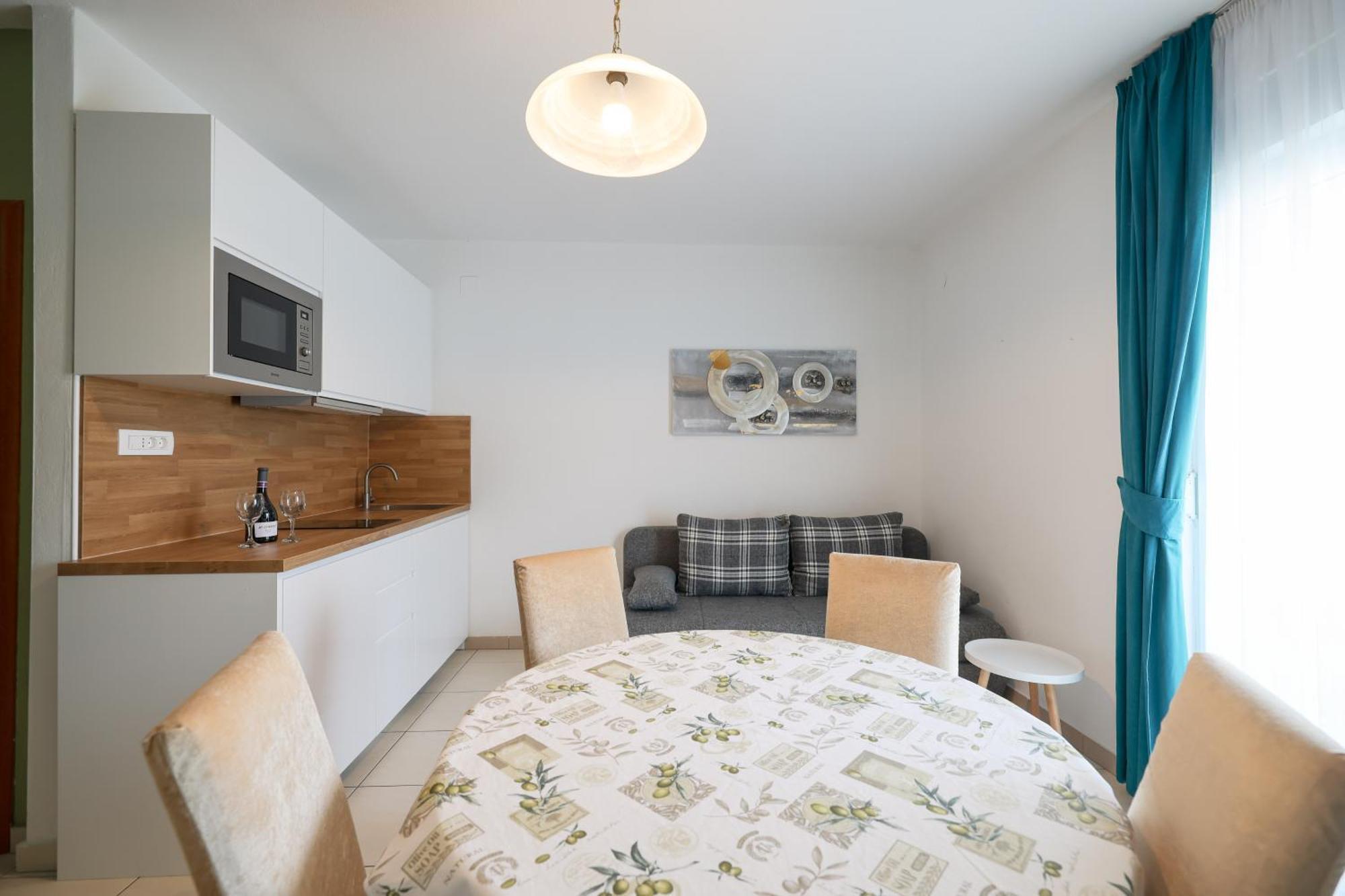 Olive Maris Apartment Петркане Екстериор снимка