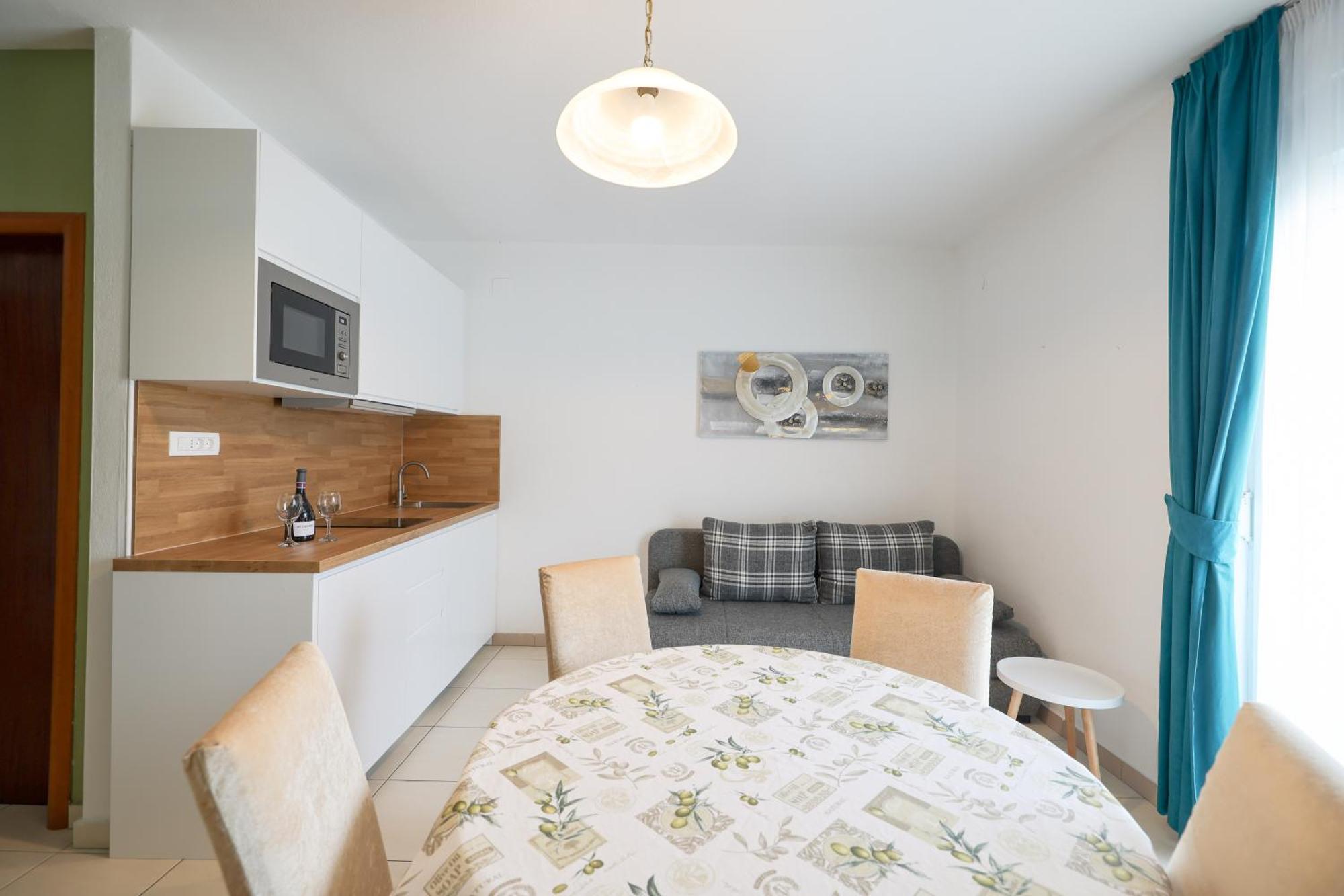 Olive Maris Apartment Петркане Екстериор снимка